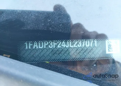 2018 Ford Focus Se z USA, uszkodzony, nr VIN 1FADP3F24JL237071